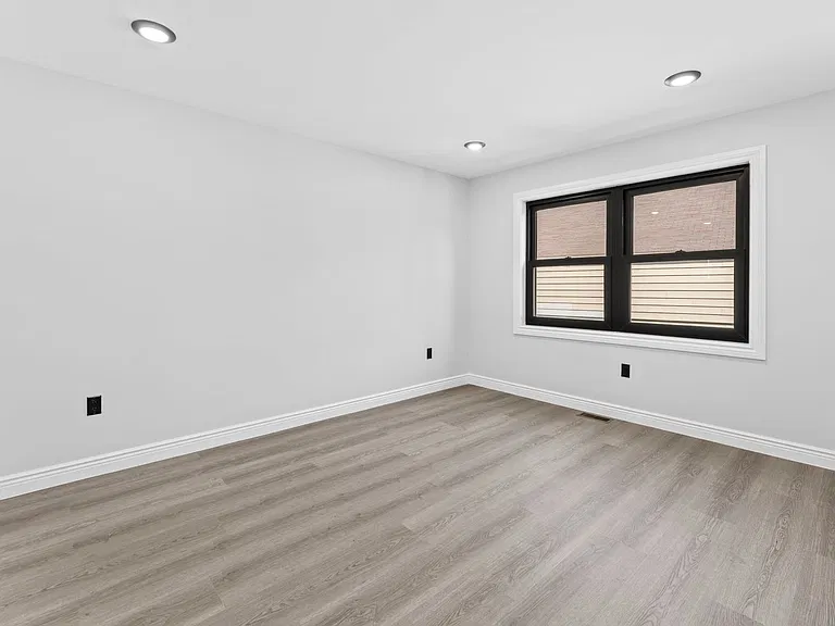 51 Bedford Ave #2A — Photo 13
