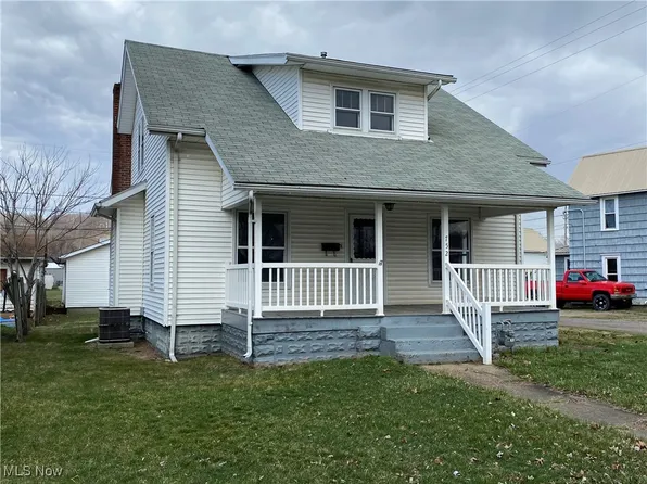 752 E State St, Newcomerstown, OH 43832