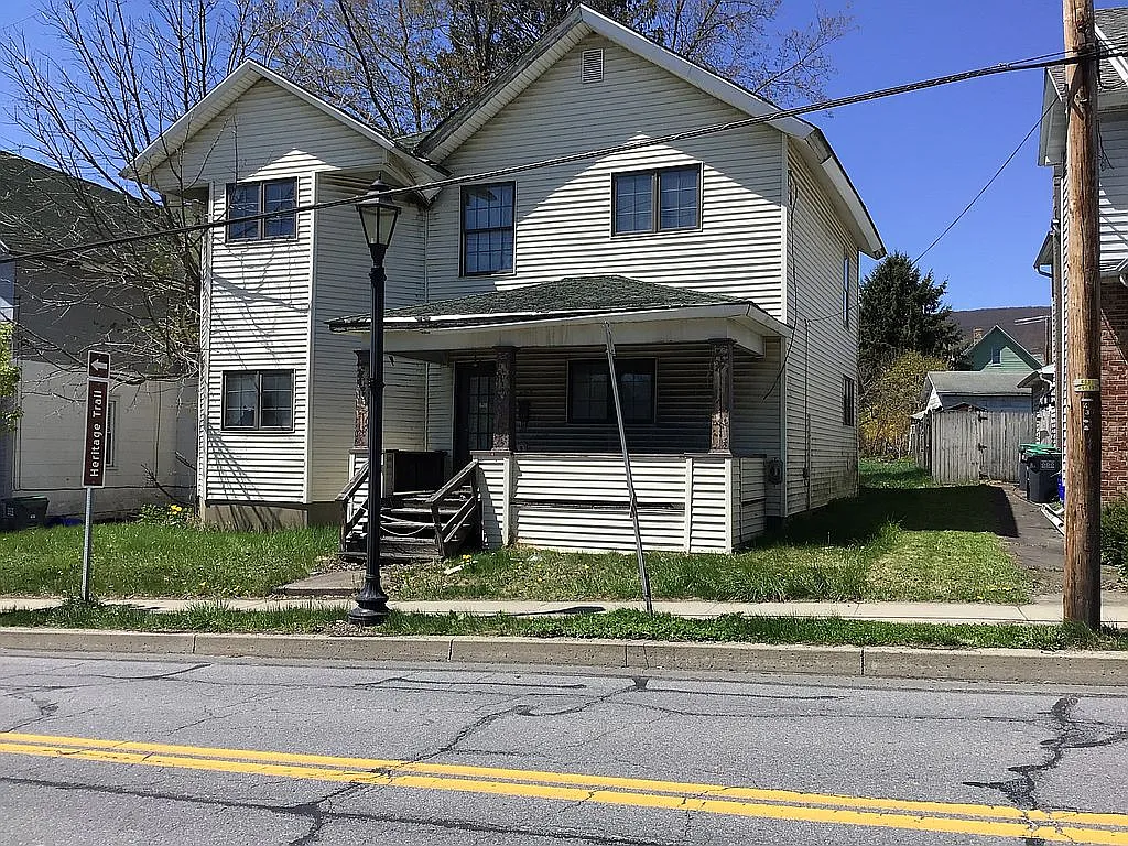 427 Washington Ave photo 1