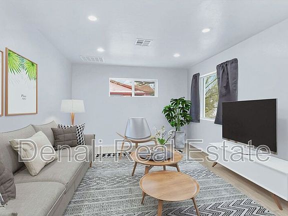 5th image of 2817 E Alta Vista St