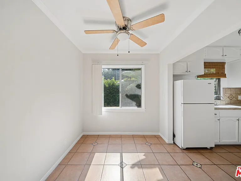 612 S Dunsmuir Ave #1 — Photo 3