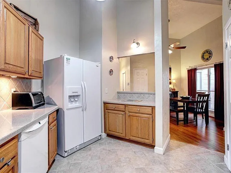 3515 Meadowcrest Ln — Photo 10