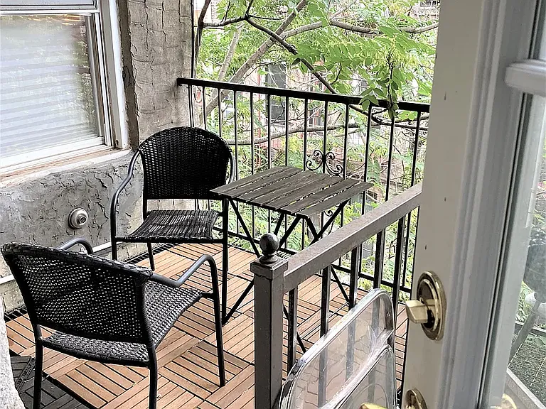 325 Stanhope St #3B — Photo 3
