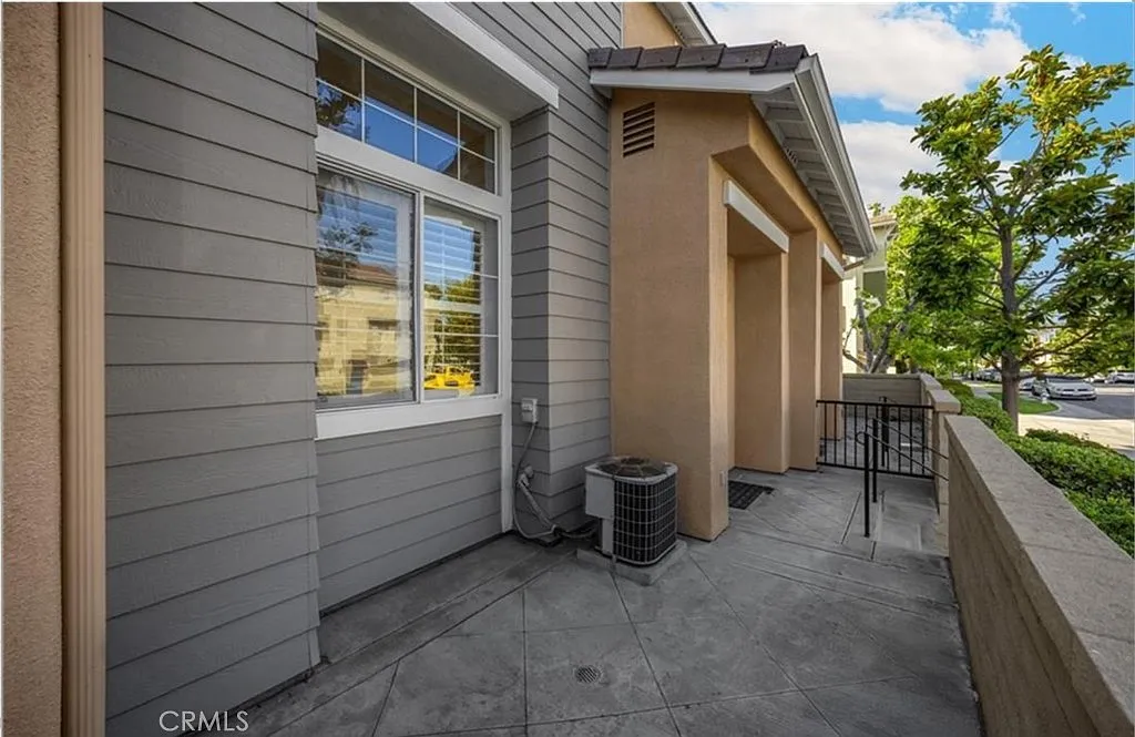 3 bed, 2.5 bath, 1457 sqft, $4,300 — Photo 4