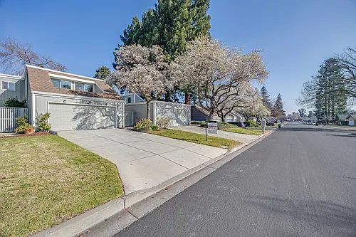 7551 Maywood Dr Photo 1