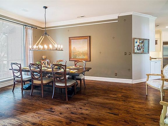 5th image of 1327 Village Green Dr