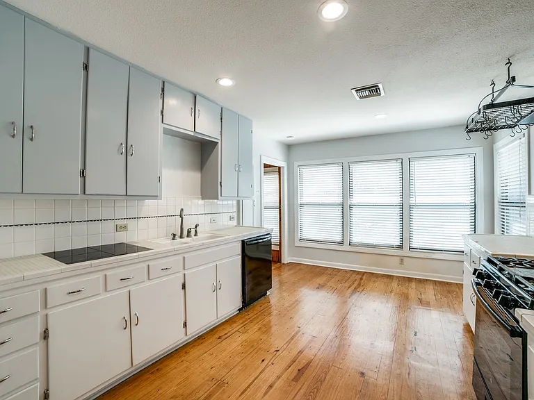 244 Halcyon Pl — Photo 14