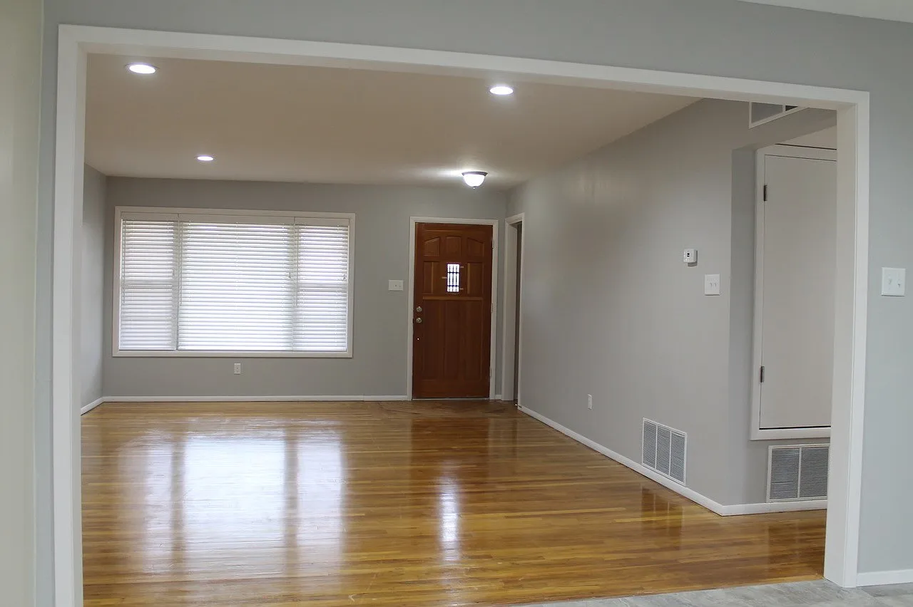 Updated Large 3 Bedroom Home — Photo 4