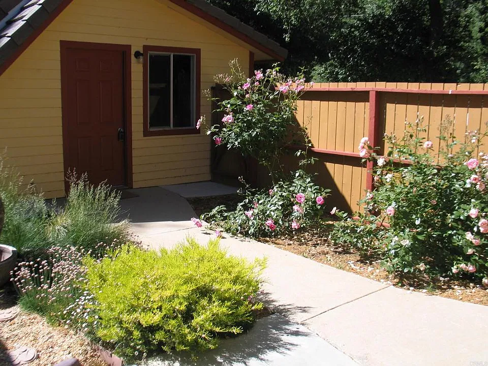 3295 Dolores Dr