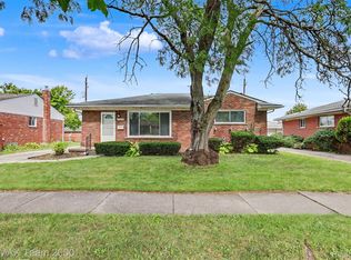 26366 Ann Arbor Trl, Dearborn Heights, MI 48127