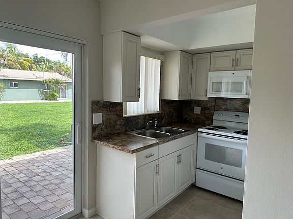 2nd image of 2160 NE 44th St #G