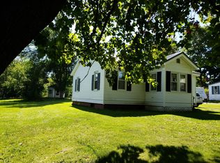 96 Barker St, Calais, ME 04619