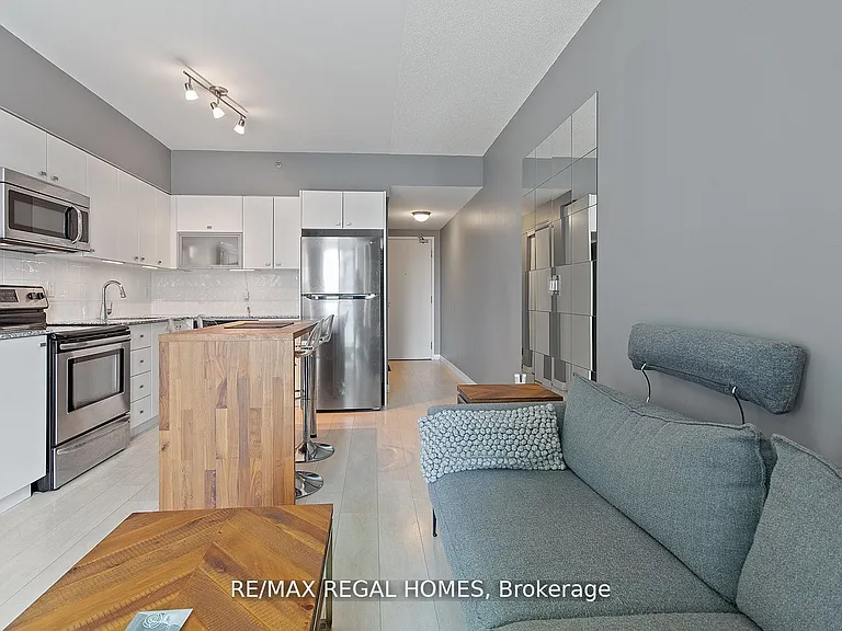 69 Lynn Williams St #806 — Photo 3