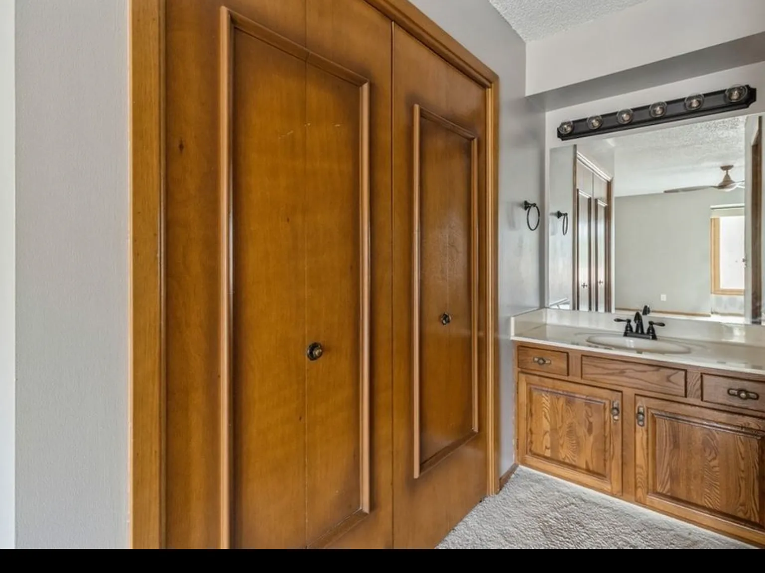 2 bed, 1142 sqft, $1,290 — Photo 4