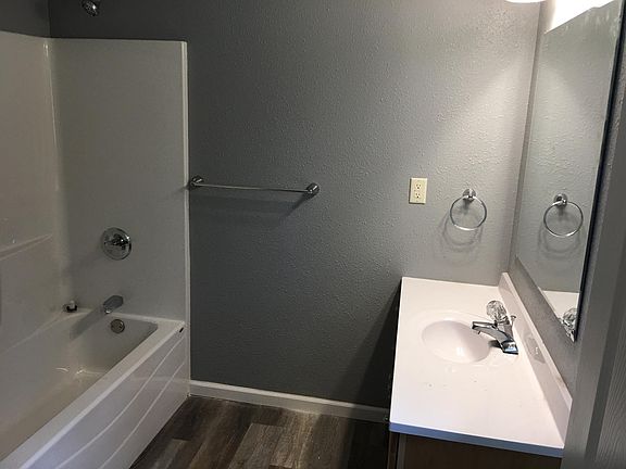 5th image of 142 Lindsey Ln
