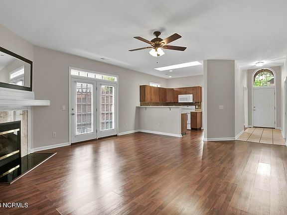 3rd image of 814 Ruffin St
