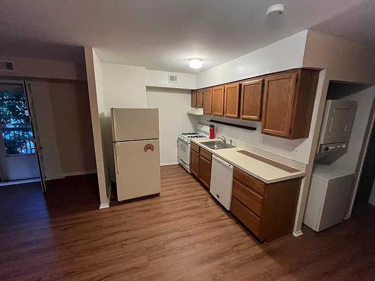 4610 Silverwood St #1 — Photo 8