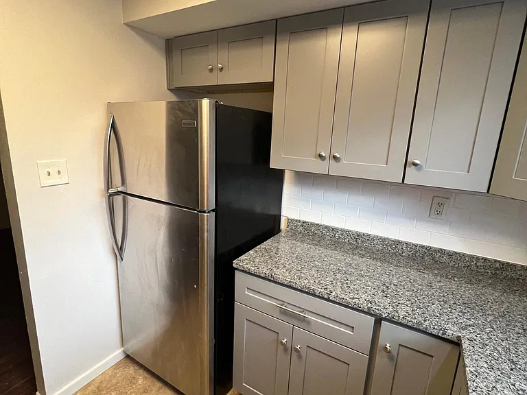 406 Rebecca Ave — Photo 17