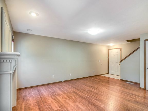 3rd image of 808 13th St SE APT G