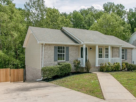 3rd image of 1601 Cedar Springs Cir