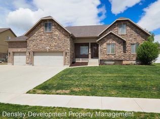 1784 W Ridge Point Dr, West Pt, UT 84015