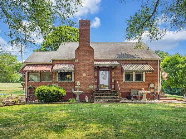 1515 Scott Rd NE, Roanoke, VA 24012