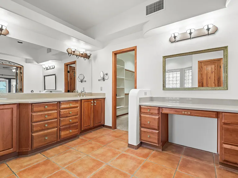 5480 W Sharpshooter Ct — Photo 44