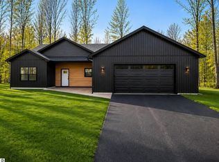 2750 Crimson King Dr, Interlochen, MI 49643