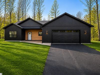 2750 Crimson King Dr, Interlochen, MI, 49643