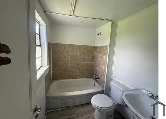 3 bed, $1,150 — Photo 4