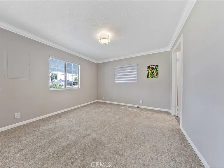 927 Montecito Dr — Photo 9