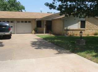 1209 Emma Dr, Iowa Park, TX 76367
