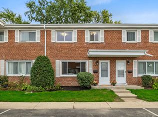1142 N Boxwood Dr #B, Mount Prospect, IL