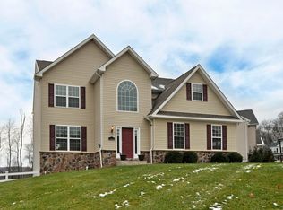 1012 Victor Dr, East Greenville, PA 18041