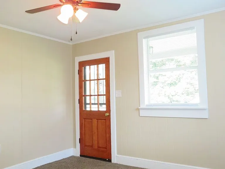 1576 E Dianne Cir — Photo 3