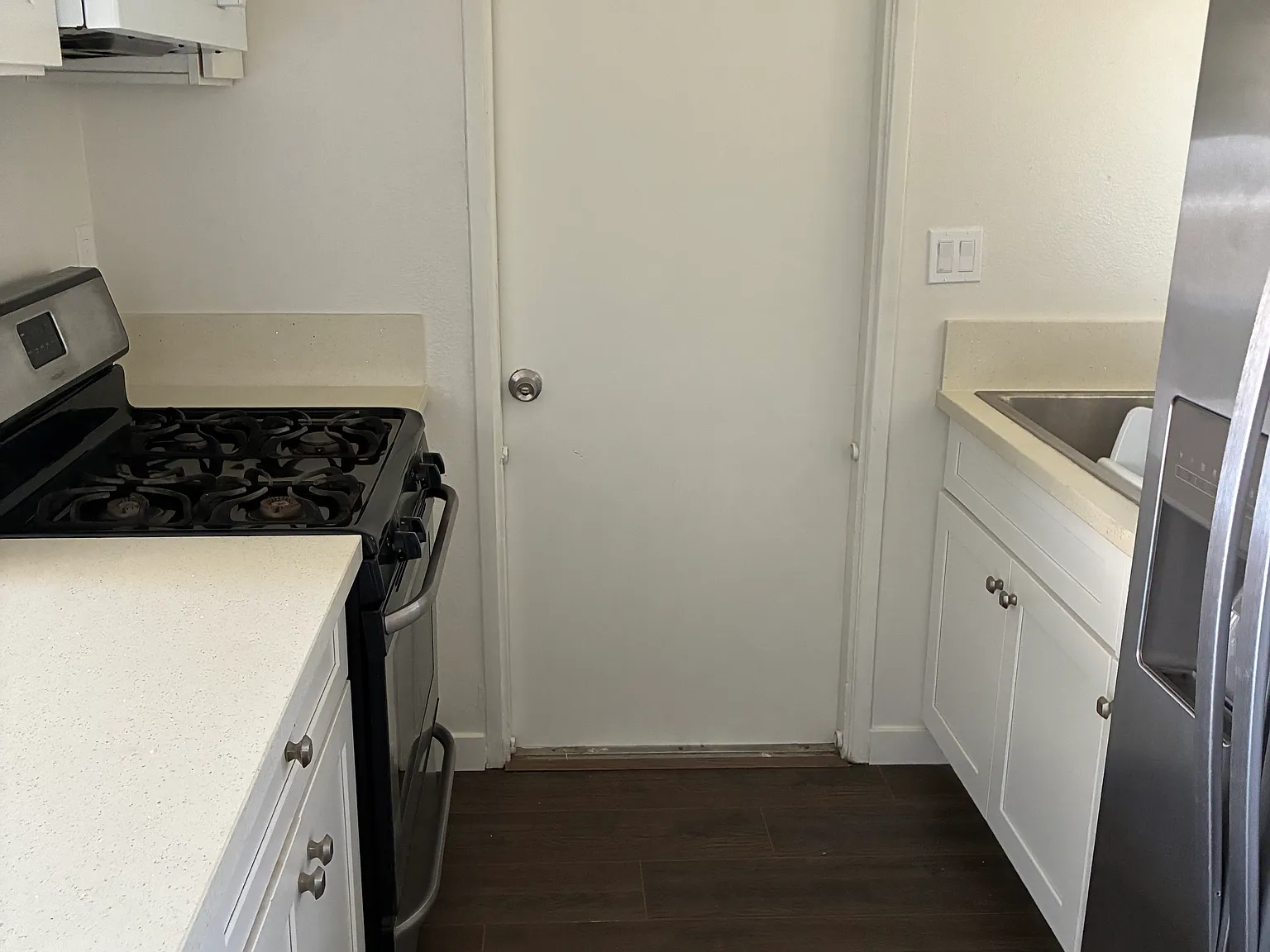 4 bed, 1200 sqft, $3,950 — Photo 2