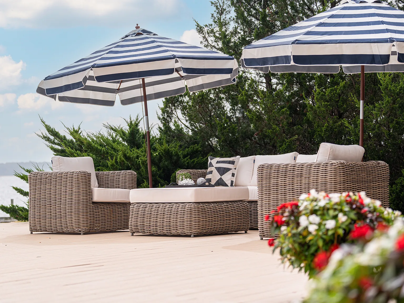 Breathtaking Panoramic Water Views - Sag Harbor — Photo 4