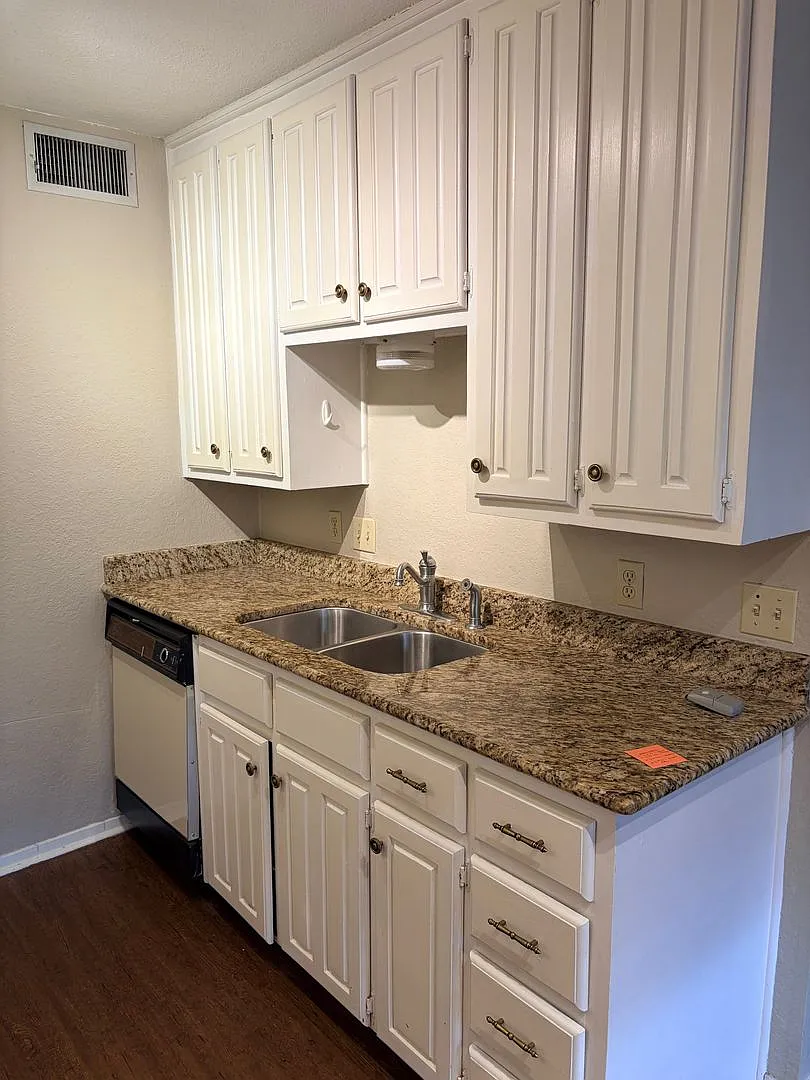 Downtown Condo Living — Photo 4