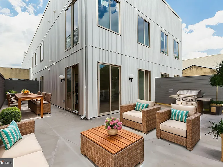 630 Federal St #205 — Photo 3