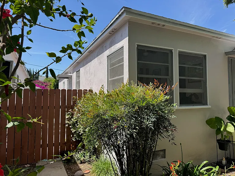 2826 Saint George St — Photo 10