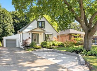 519 Regina Dr, Burlington, ON L7S 1L7