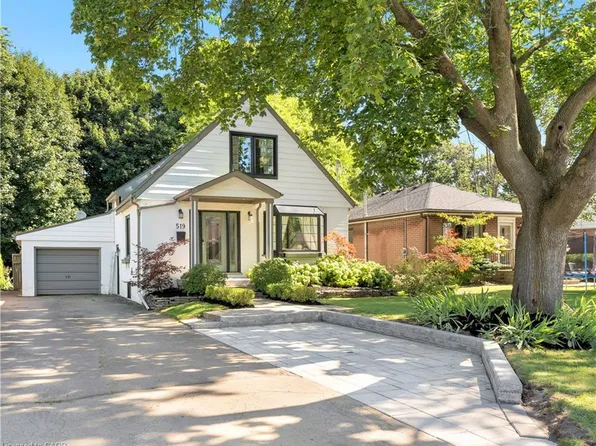 519 Regina Dr, Burlington, ON L7S 1L7