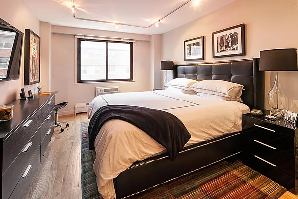 Sold by Town Residential | media 20