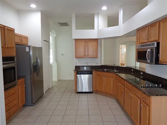 7752 Blue Spring Dr — Photo 2