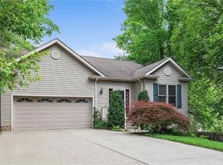 108 Camberwell Dr, Pittsburgh, PA 15238