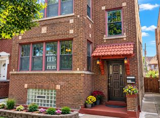 3620 N Whipple St, Chicago, IL 60618
