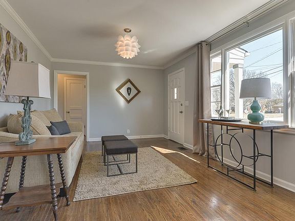 3rd image of 4405 Saunders Ave
