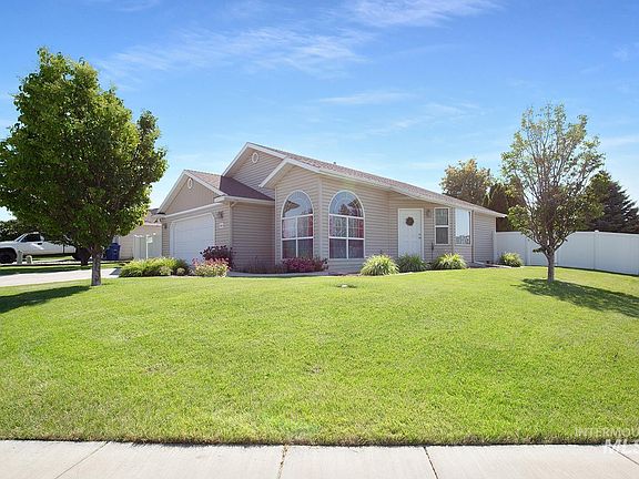 2nd image of 560 Gimlet Dr