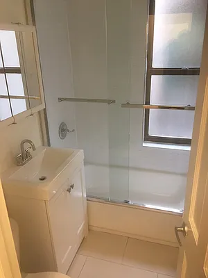 Rented by Skyline Realty LLC II | media 7