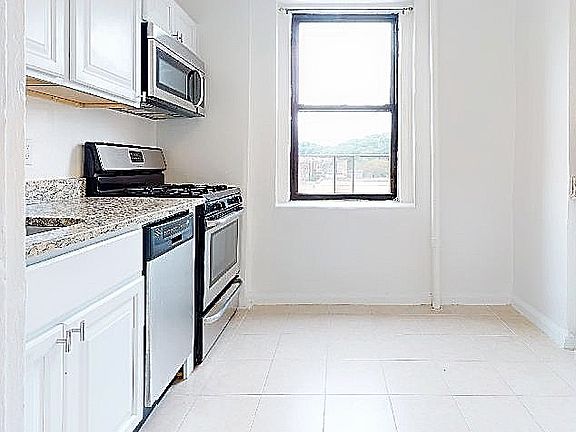 5th image of 4848 Broadway APT 5D